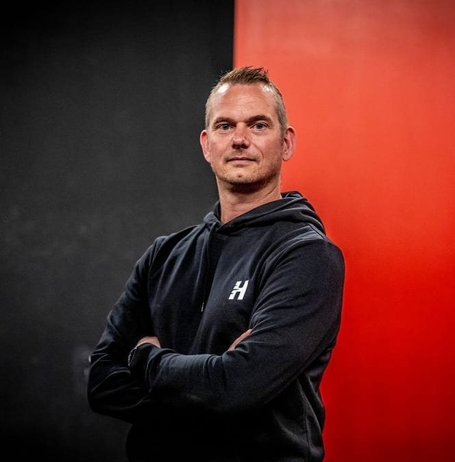 Professioneel portret - red-black background